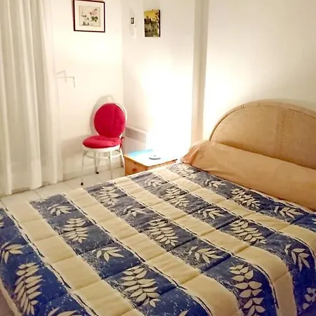 Appartamento D'une A Avec Magnifique Vue Sur La Ville Jardin Clos Et Wifi A 3 Km De La Plage