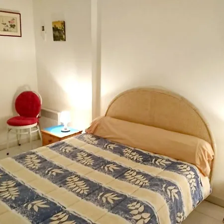 Appartamento D'une A Avec Magnifique Vue Sur La Ville Jardin Clos Et Wifi A 3 Km De La Plage