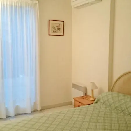 D'une A Avec Magnifique Vue Sur La Ville Jardin Clos Et Wifi A 3 Km De La Plage * Hyeres
